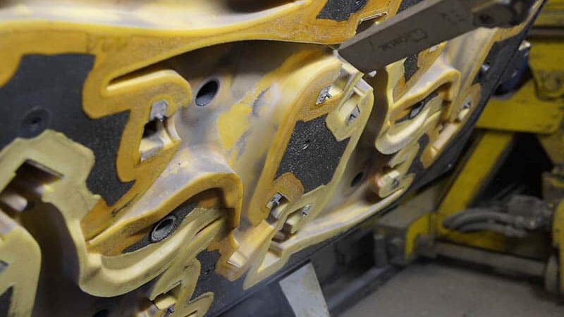 cleaning a core box with dry ice