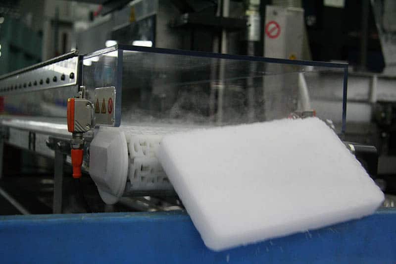 produzione di ghiaccio secco per la ristorazione aerea