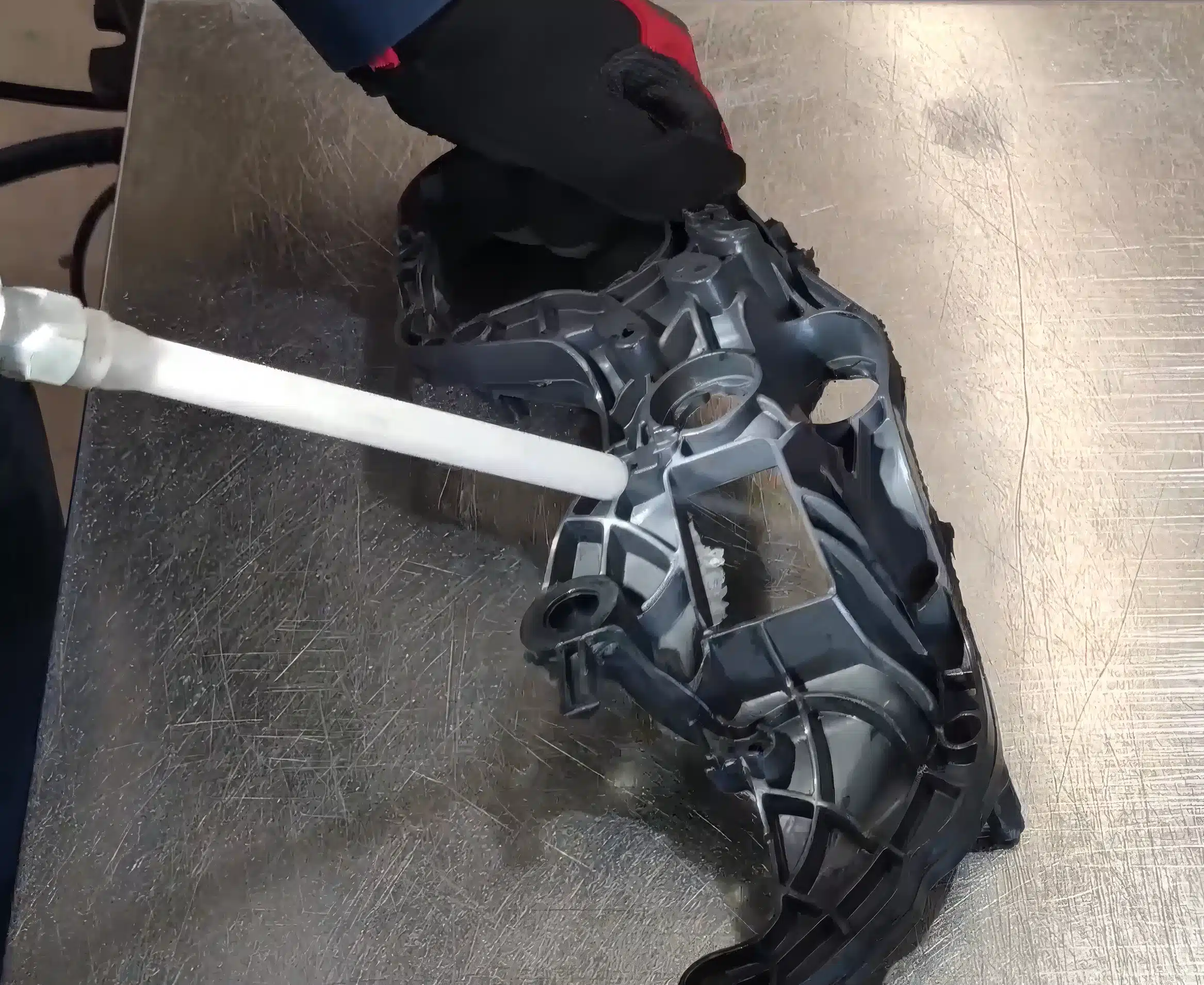 gratowanie plastikowych elementów