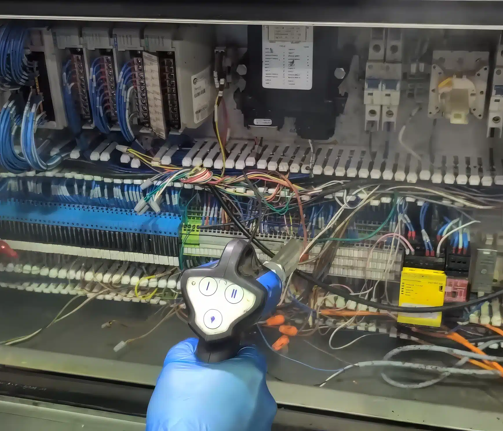 czyszczenie szaf sterowniczych