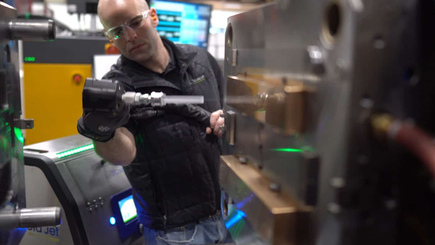 Man with ColdJet maschine